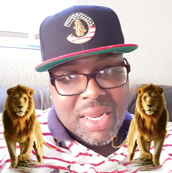 Meet your Posher, Averille - Picture 1 of 1